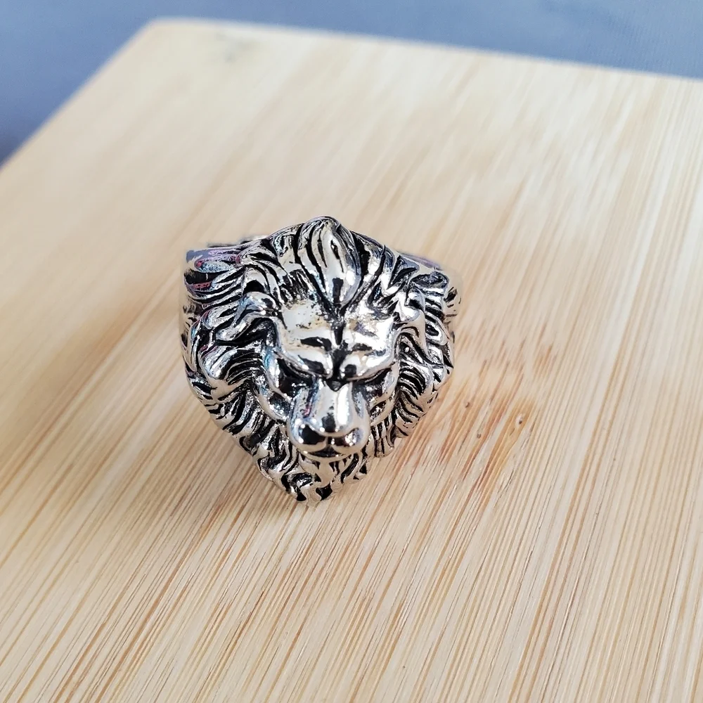 Lion's Head Ring